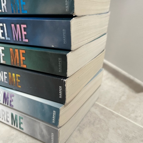 'Shatter Me' Book Series Set - Picture 2 of 4